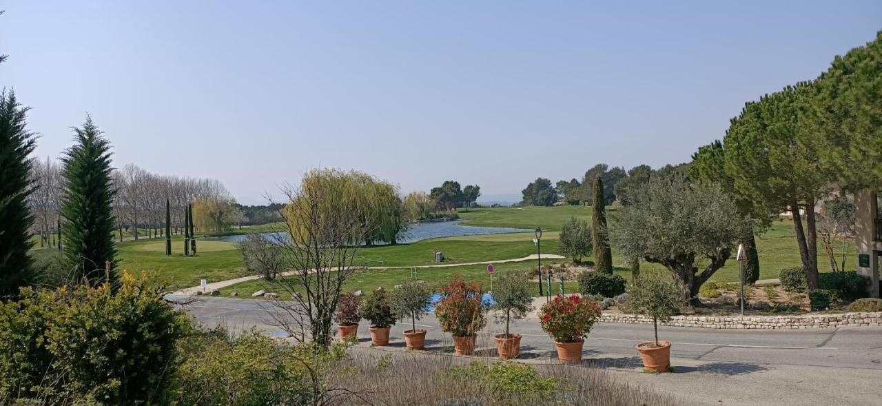 מאלמור Charmant T2 Climatise Avec Belle Vue , Golf De Pont-Royal מראה חיצוני תמונה