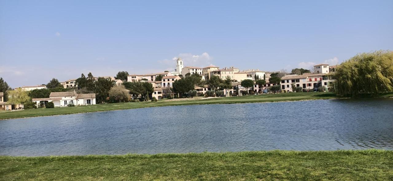מאלמור Charmant T2 Climatise Avec Belle Vue , Golf De Pont-Royal מראה חיצוני תמונה