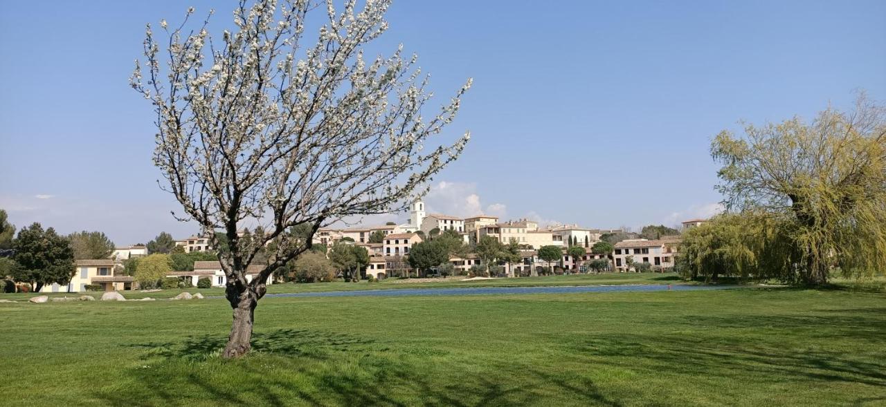 מאלמור Charmant T2 Climatise Avec Belle Vue , Golf De Pont-Royal מראה חיצוני תמונה