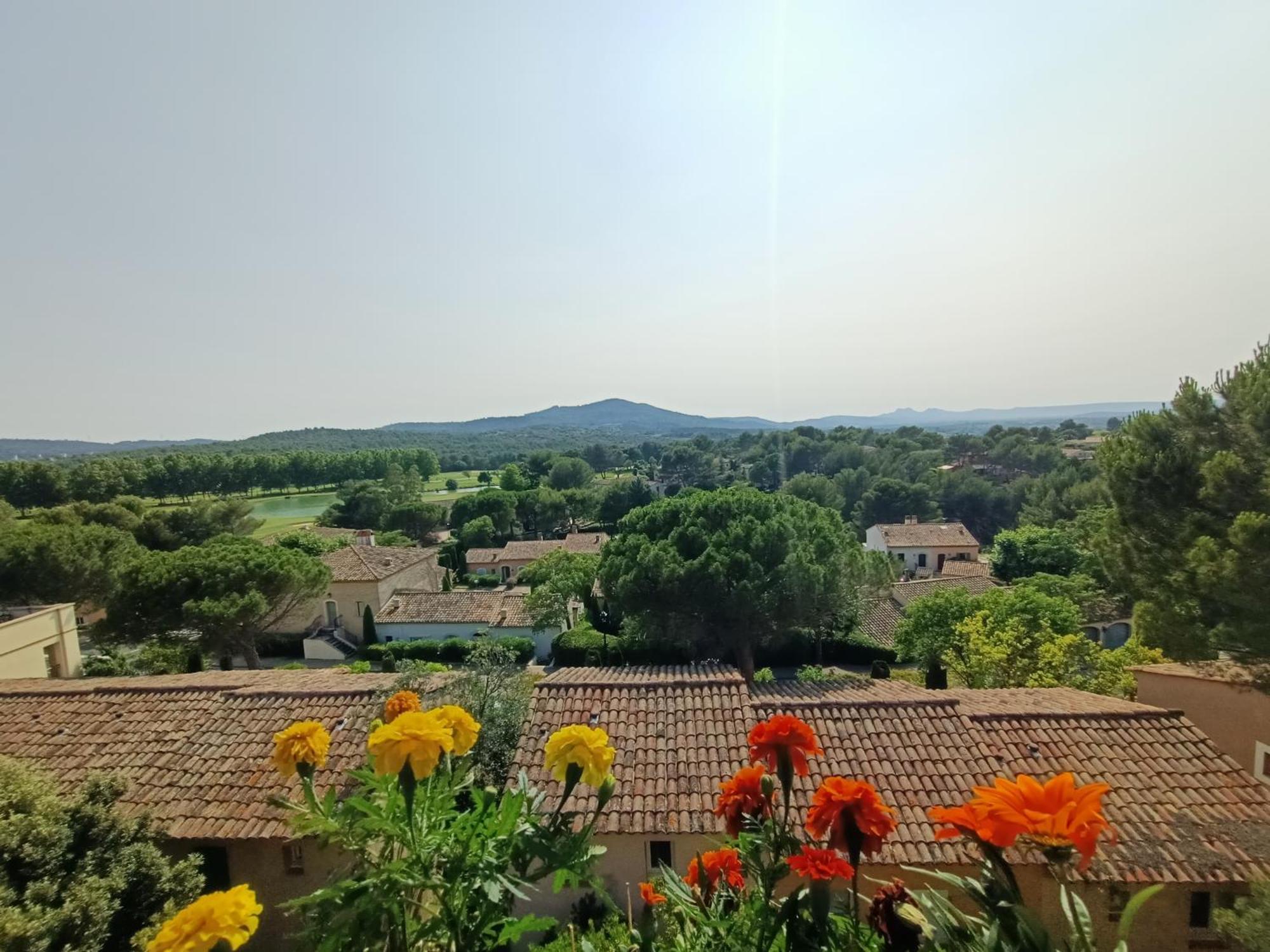 מאלמור Charmant T2 Climatise Avec Belle Vue , Golf De Pont-Royal חדר תמונה