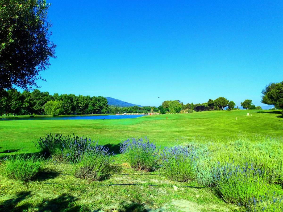 מאלמור Charmant T2 Climatise Avec Belle Vue , Golf De Pont-Royal מראה חיצוני תמונה
