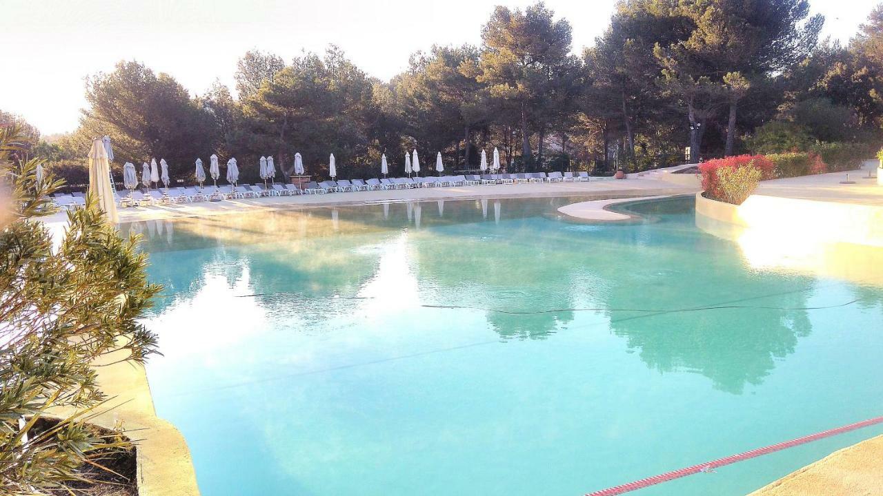 מאלמור Charmant T2 Climatise Avec Belle Vue , Golf De Pont-Royal מראה חיצוני תמונה